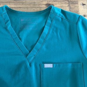 Figs emerald green Catarina top and cargo pocket flared leg set!!